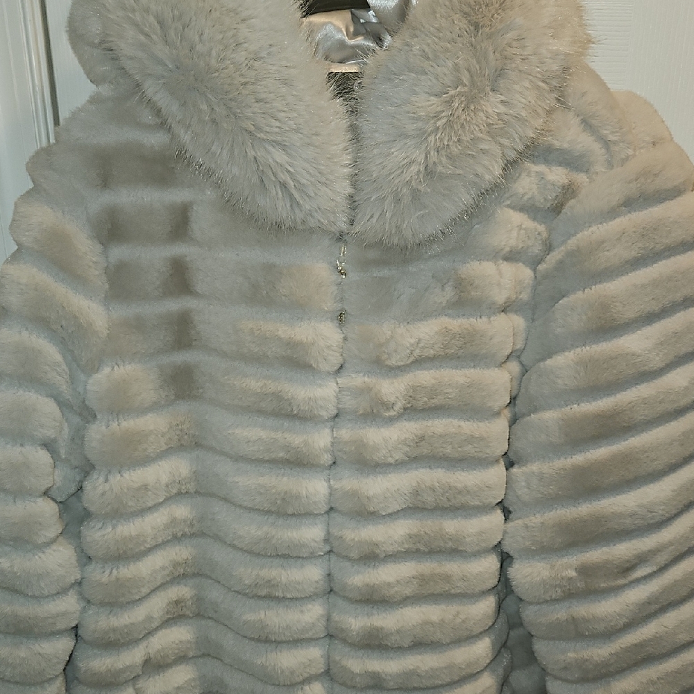Gallery Plush Teddy Jacket in Cream